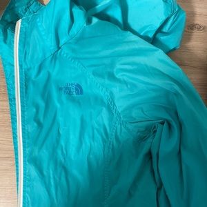 🗻 the north face windbreaker light blue